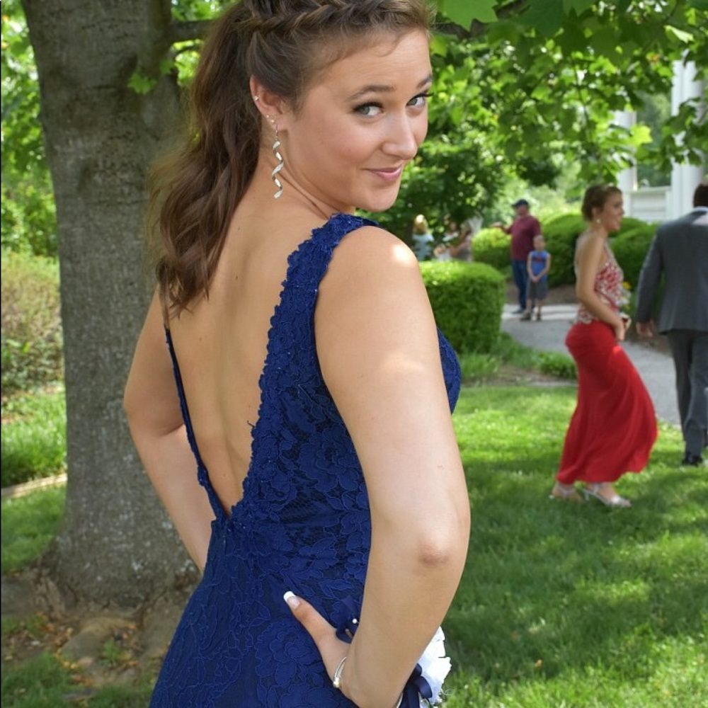 PROM DRESS - Picture 3 of 5